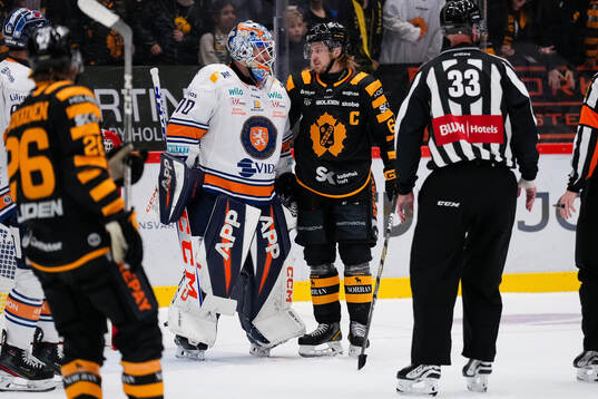 Växjös målvakt Adam Åhman och Skellefteås Jonathan