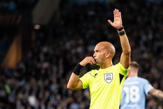 Referee Luis Godinho
