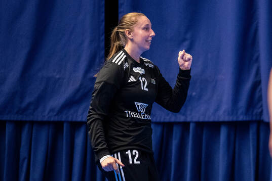 OV Helsingborgs målvakt Stefanie Åkerberg jublar jublar