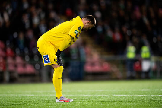 Västerås målvakt Anton Fagerström deppar