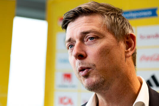 Head coach Jon Dahl Tomasson of the Swedish national