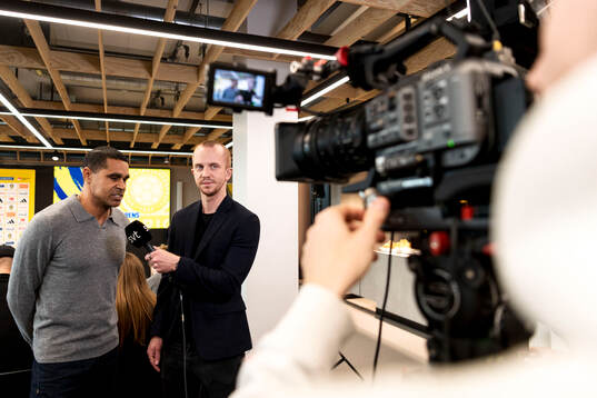 Expert Daniel Nannskog and reporter Emil Eiman Roslund from