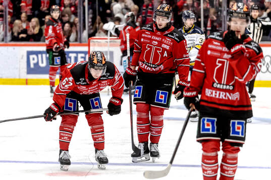 Örebros Robert Leino och Örebros Gustav Backström deppar