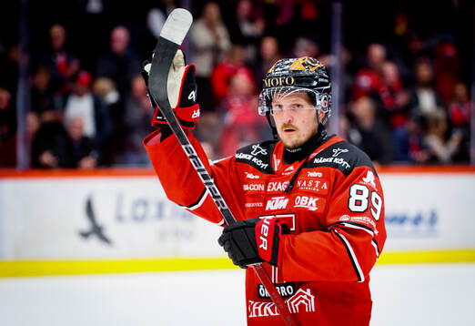 Örebros Patrik Karlkvist tackar publiken