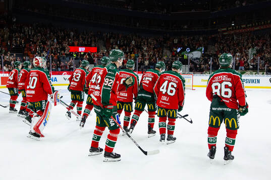 Frölundas spelare tackar publiken