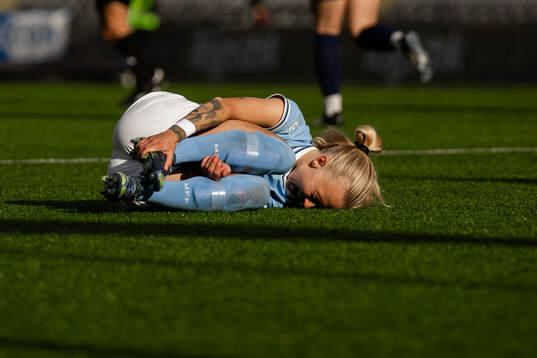 Malmö FFs Nathalie Hoff Persson har ont