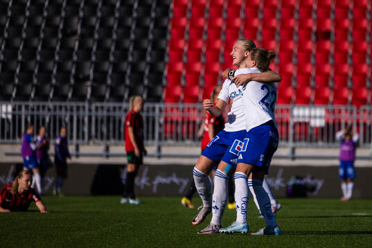 IFK Norrköpings Wilma Leidhammar (v) gör 0-1 och