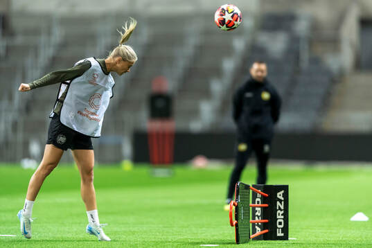 Alice Carlsson of Hammarby at a training session