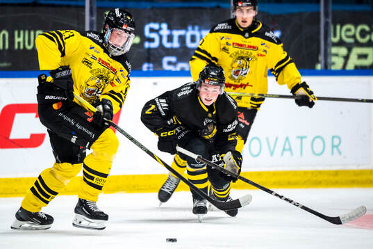 Vimmerbys Carl Sjöberg och AIKs Theo Hårdstam
