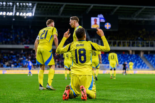 Yasin Ayari of Sweden celebrates