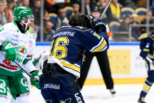 HV71s Tanner Kero utan hjälm