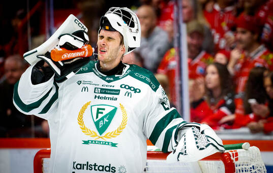 Färjestads målvakt Damian Clara deppar