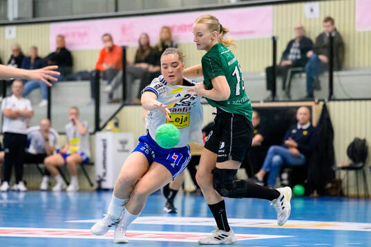 Ystads IFs Maja Svensson och Önnereds Moa Boqvist