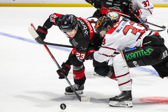 Malmö Redhawks Christoffer Forsberg mot Örebros