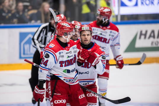Timrås Sebastian Hartmann jublar