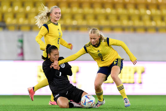 Danagul Akhmetzhan of Kazakhstan and Sally Nylén of Sweden