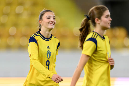 Rona Krasniqi of Sweden celebrates