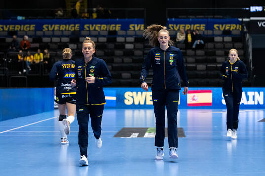 Nathalie Hagman, Kristin Thorleifsdottir and Emma Lindqvist