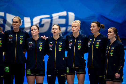 Goalkeeper Sofie Börjesson, Elin Hansson, Jenny Carlson,