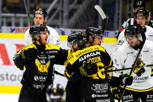 Västerås Carl Jakobsson jublar