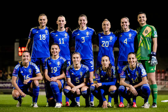 The starting eleven of Sweden pose for a team photo