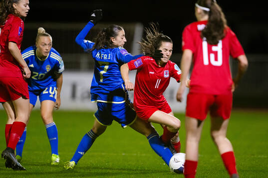 Rusul Rosa Kafaji of Sweden and Charlotte Schmit of