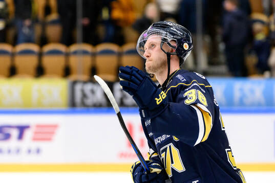 HV71s Olle Alsing deppar