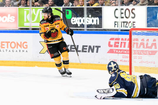 Luleås Brendan Shinnimin jublar