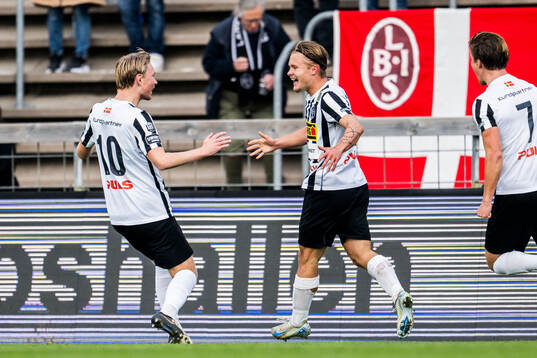 Landskronas Adam Egnell och Vincent Sundberg jublar