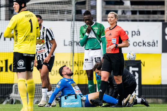 Landskronas målvakt Amr Kaddoura med skada
