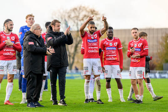 Degerfors tränare William Lundin och Bernardo Gil Coutinho