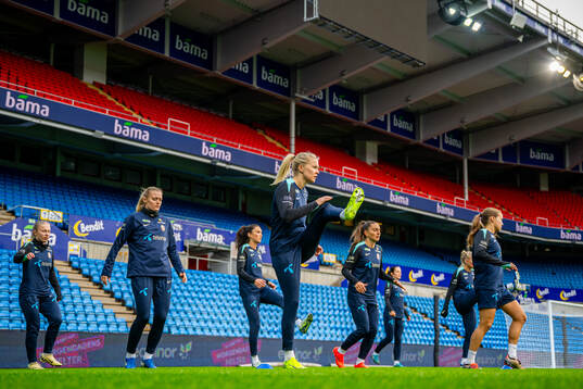 Bläddra bland fler bilder av Football, UEFA Women's Euro Qualifier, Norway, training