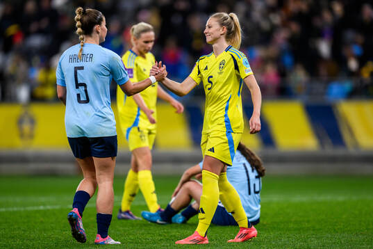 Emma Kremer of Luxembourg and Rebecka Blomqvist of Sweden