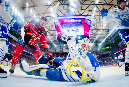 Örebros Christopher Mastomäki och Leksands målvakt