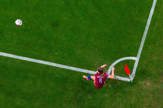 Vilde Bøe Risa of Norway takes a corner kick