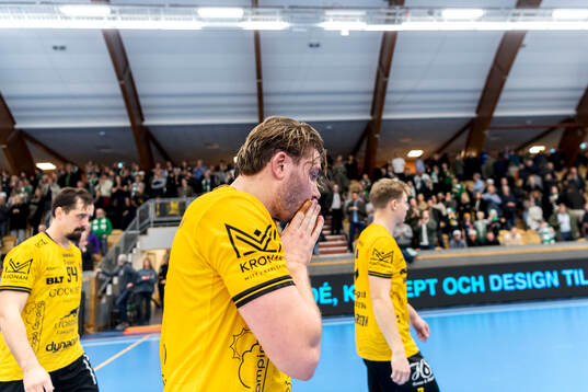 HF Karlskronas Fredrik Hellgren deppar handbollsmatchen i