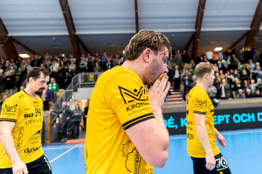 HF Karlskronas Fredrik Hellgren deppar handbollsmatchen i