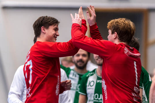 Hammarbys målvakt Arvid Skoog och målvakt Linus Bergh