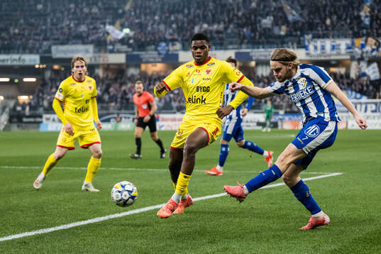 Kalmars Vince Osuji och IFK Göteborgs Oscar Pettersson