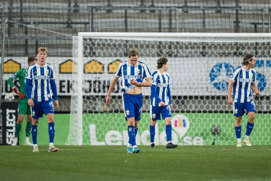 IFK Göteborgs Adam Carlén deppar