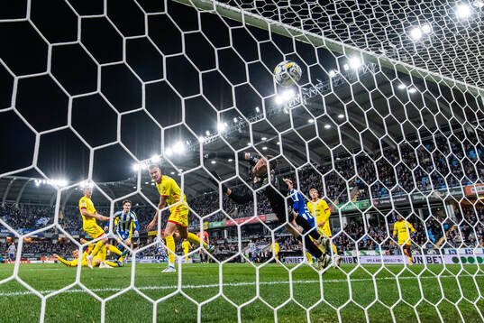 IFK Göteborgs Kolbeinn Thordarson gör 1-0 bakom Kalmars