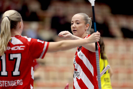 Pixbos lagkapten Moa Andersson jublar