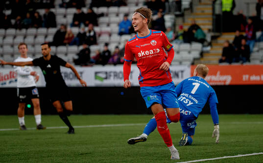 Helsingborgs Taylor Silverholt jublar vid 0-1