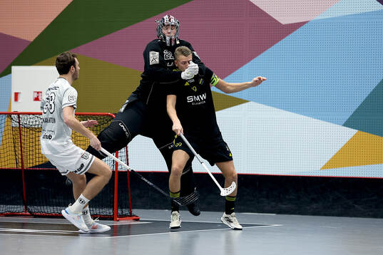 Pixbos målvakt Gustav Ringhagen och AIK's lagkapten Markus