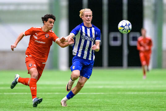 Midtjyllands Elias Hansen och IFK Göteborgs Axel