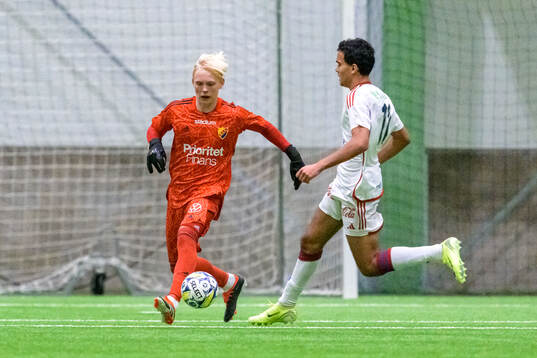 Djurgårdens Izak Stattin och Vålerengas Taha Usman