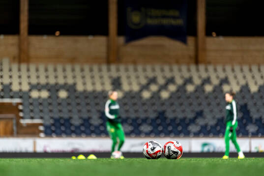 Fotbollar på planen