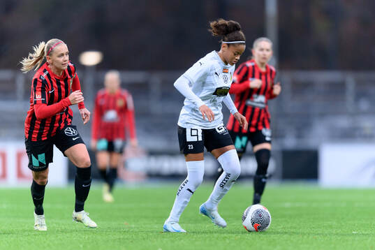 Brommapojkarnas Elsa Karlsson och Häckens Felicia Schröder