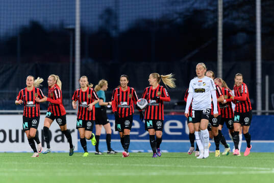 Brommapojkarnas Emma Engström jublar