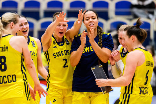 Elin Gustavsson and Frida Eldebrink of Sweden